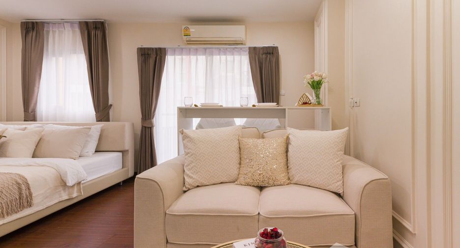 For sale 1 bed condo in Phra Khanong, Bangkok