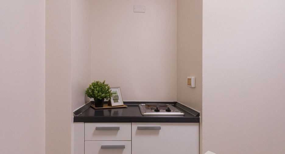 For sale 1 bed condo in Phra Khanong, Bangkok