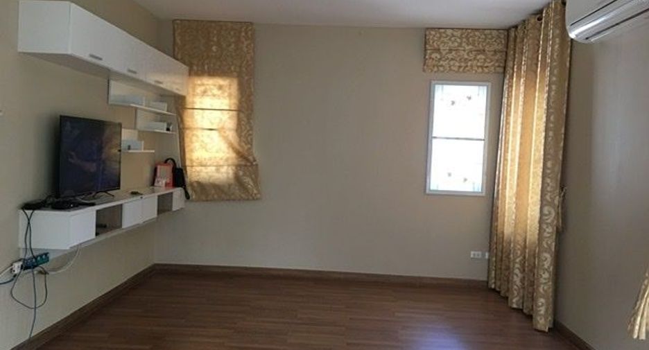 Casa en venta de 3 habitaciones en Bang Phli, Samut Prakan