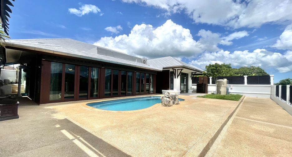 For sale 3 bedrooms villa in Thalang, Phuket