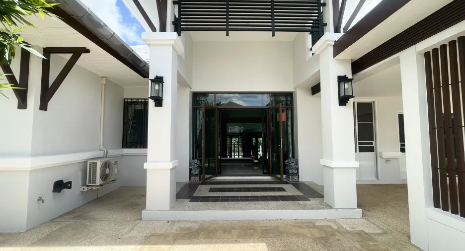For sale 3 bedrooms villa in Thalang, Phuket