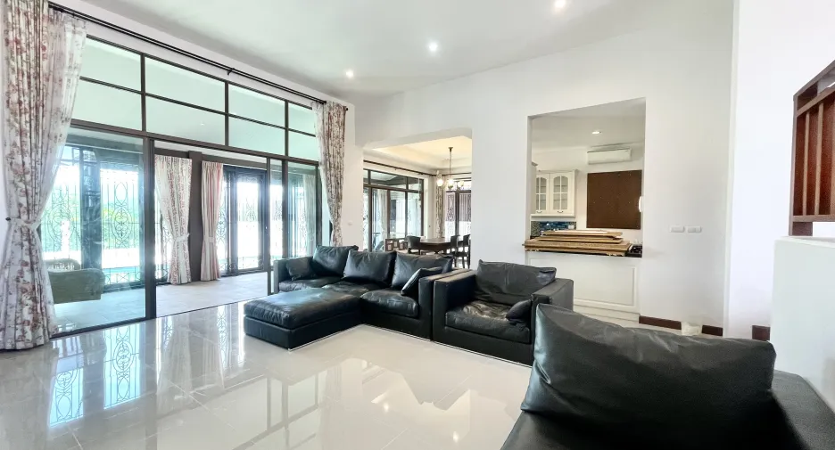 For sale 3 bedrooms villa in Thalang, Phuket