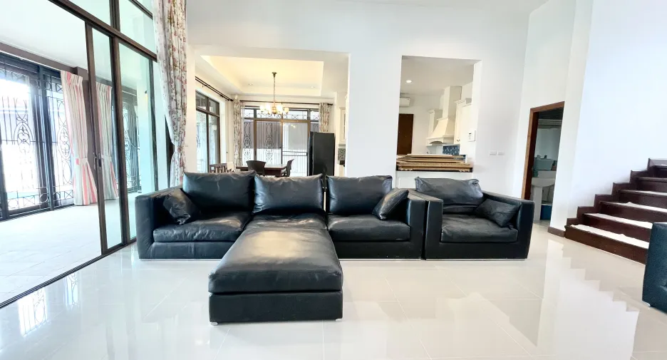 For sale 3 bedrooms villa in Thalang, Phuket