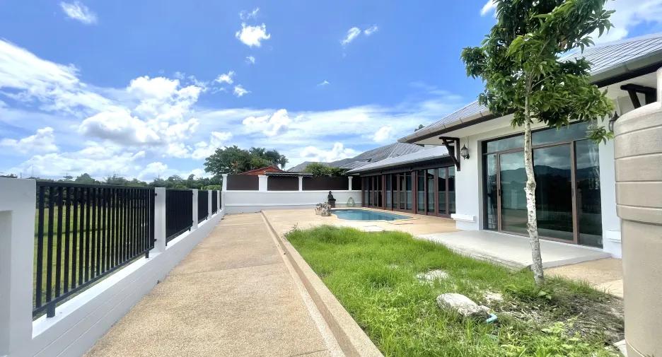 For sale 3 bedrooms villa in Thalang, Phuket