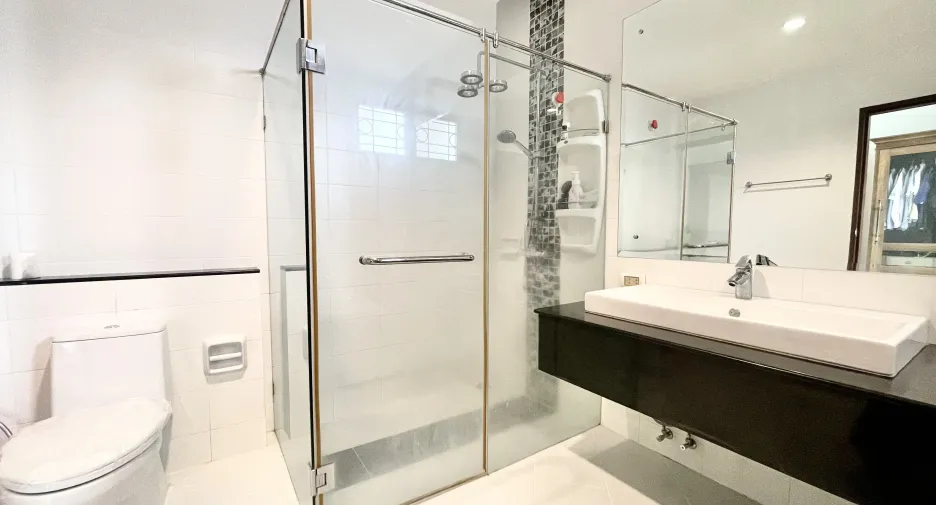 For sale 3 bedrooms villa in Thalang, Phuket