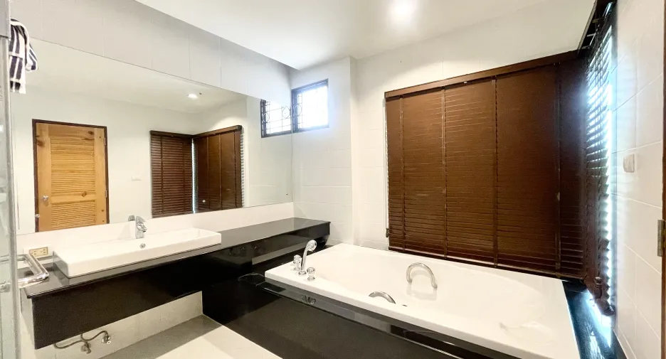 For sale 3 bedrooms villa in Thalang, Phuket