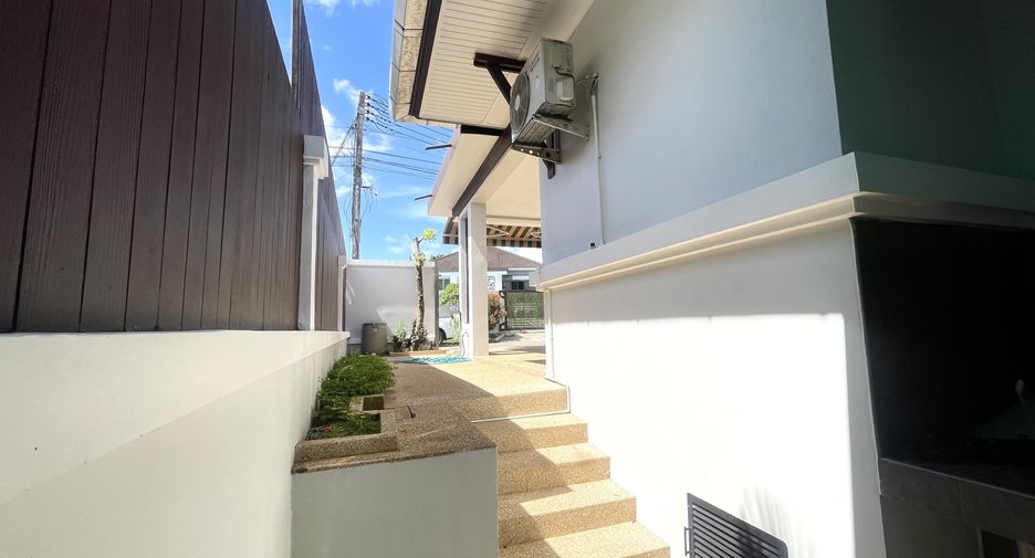 For sale 3 bedrooms villa in Thalang, Phuket