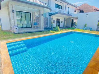 À louer 3 chambres villa à Mueang Phuket, Phuket