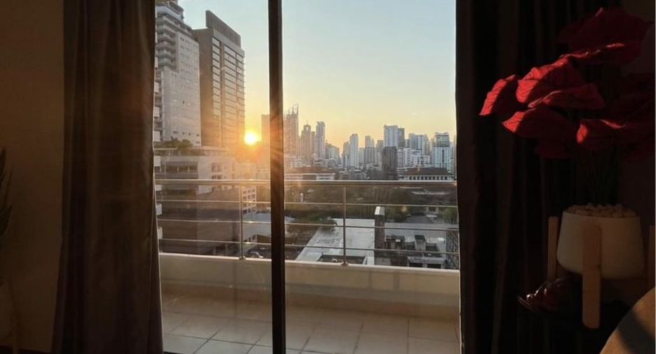 For sale 2 bedrooms condo in Watthana, Bangkok