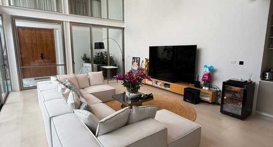 For sale 4 bedrooms villa in Thalang, Phuket