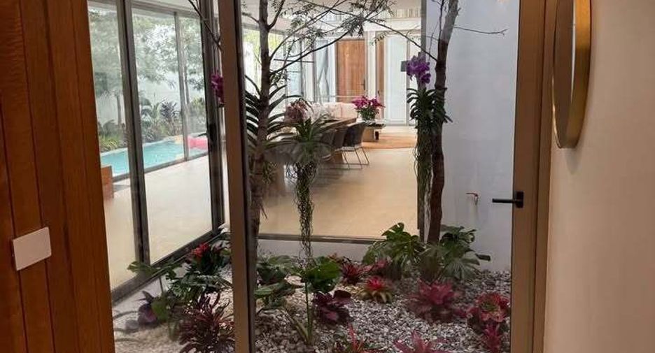For sale 4 bedrooms villa in Thalang, Phuket