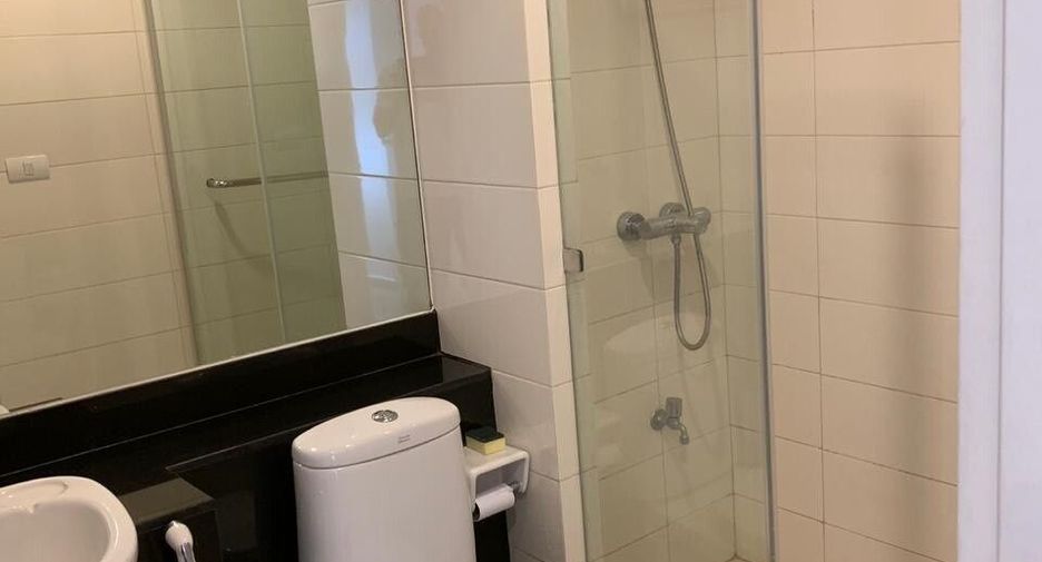 Продажа 2 спальни кондо в Щаттхана, Бангкок