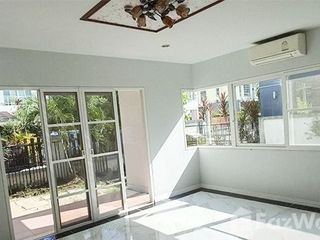 For sale 4 bedrooms house in Mueang Nakhon Si Thammarat, Nakhon Si Thammarat