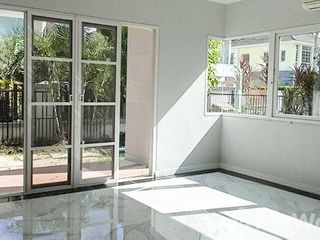 For sale 4 bedrooms house in Mueang Nakhon Si Thammarat, Nakhon Si Thammarat