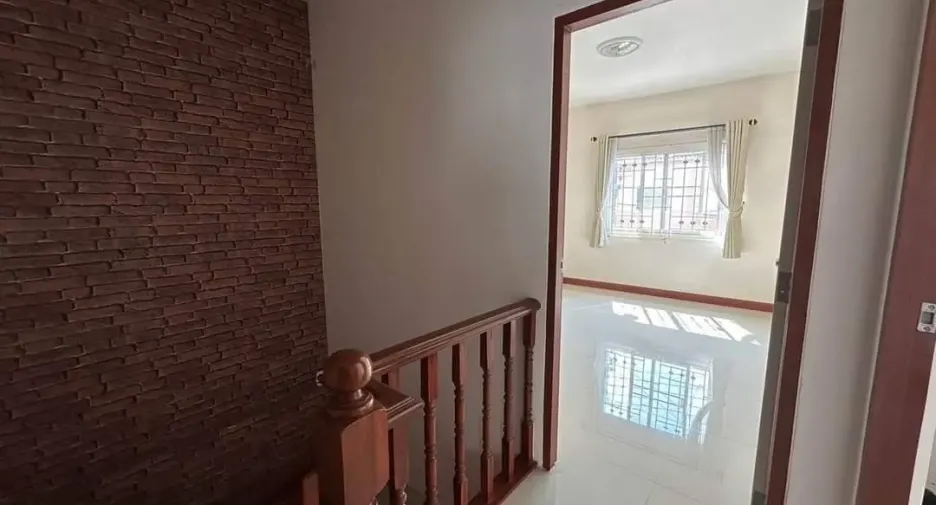出售 和 出租 3 卧室 联排别墅 在 Krathum Baen, Samut Sakhon