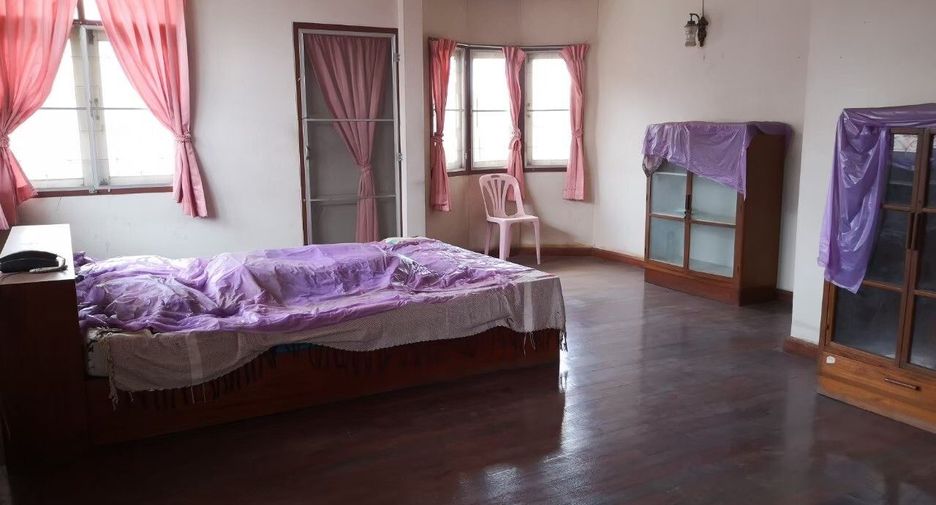 For sale 4 ベッドルーム house in Sawankhalok, Sukhothai