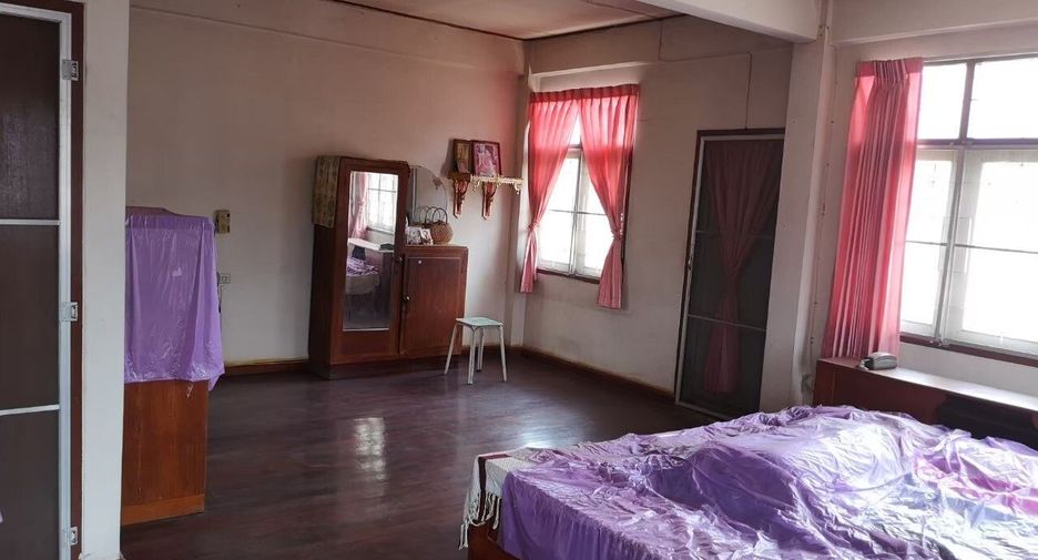 For sale 4 ベッドルーム house in Sawankhalok, Sukhothai