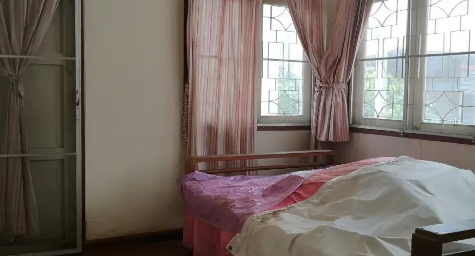 For sale 4 bedrooms house in Sawankhalok, Sukhothai