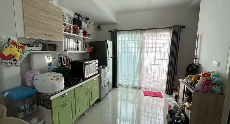 For sale 2 bedrooms townhouse in Phra Samut Chedi, Samut Prakan