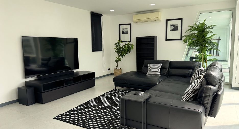 For rent 5 bedrooms villa in Mueang Phuket, Phuket