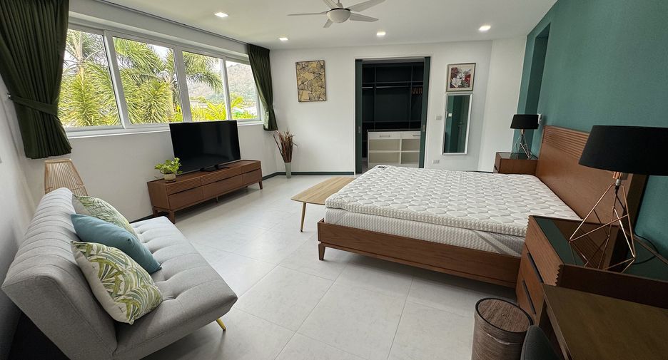 For rent 5 bedrooms villa in Mueang Phuket, Phuket