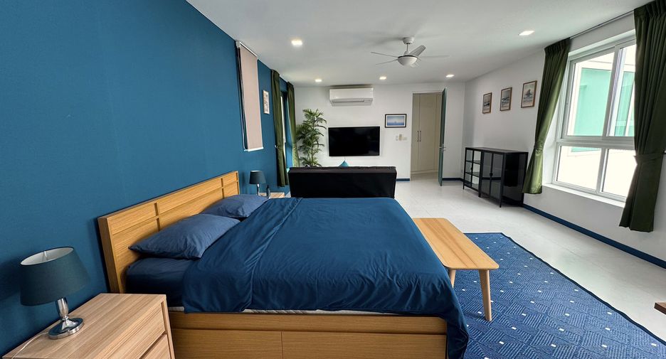 For rent 5 bedrooms villa in Mueang Phuket, Phuket