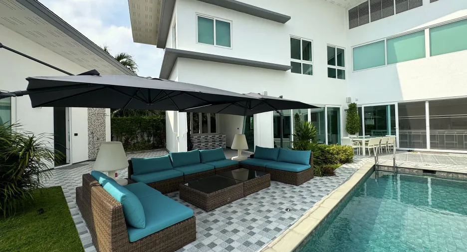 For rent 5 bedrooms villa in Mueang Phuket, Phuket