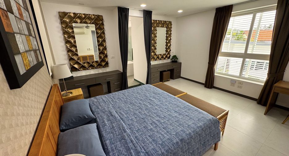 For rent 5 bedrooms villa in Mueang Phuket, Phuket