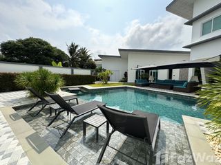 For rent 5 bedrooms villa in Mueang Phuket, Phuket