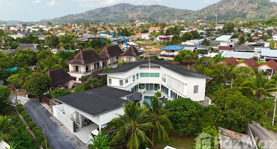 For rent 5 bedrooms villa in Mueang Phuket, Phuket