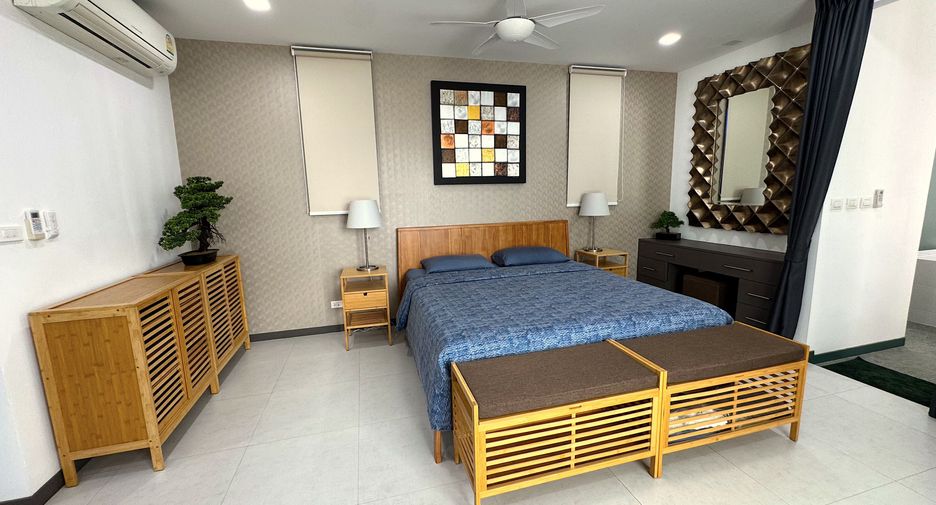 For rent 5 bedrooms villa in Mueang Phuket, Phuket