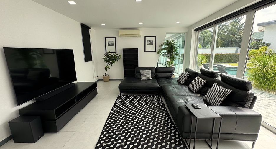 For rent 5 bedrooms villa in Mueang Phuket, Phuket
