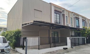 For sale 3 ベッドルーム townhouse in Prawet, Bangkok