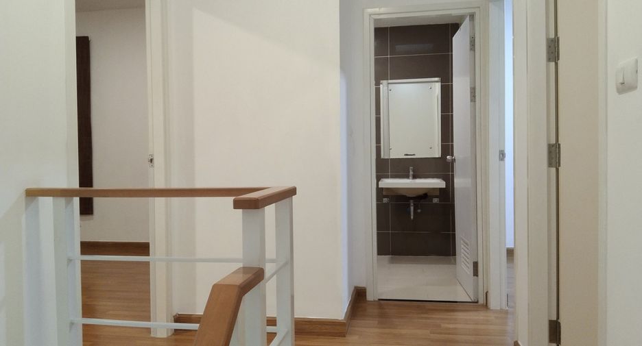For sale 3 bedrooms townhouse in Prawet, Bangkok