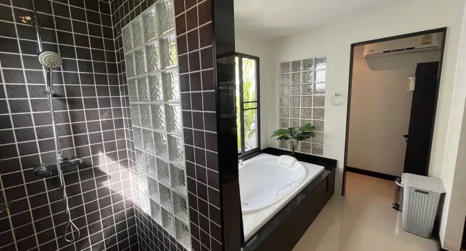 For sale 3 bedrooms villa in Thalang, Phuket