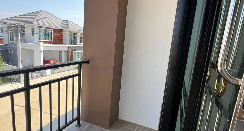 Haus zum Kauf mit 3 Zimmer in Changhan, Roi Et
