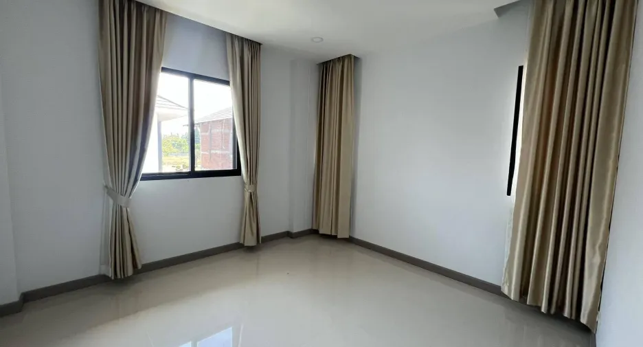 Haus zum Kauf mit 3 Zimmer in Changhan, Roi Et
