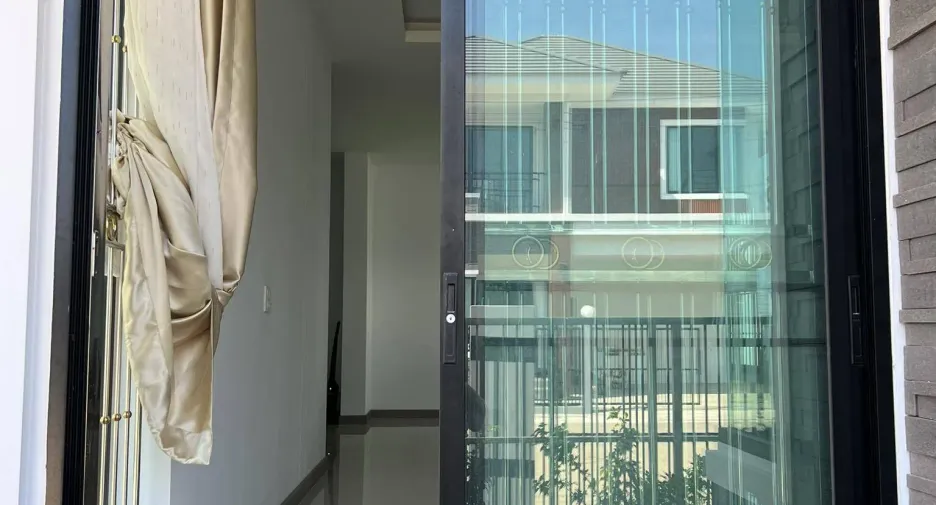 Haus zum Kauf mit 3 Zimmer in Changhan, Roi Et