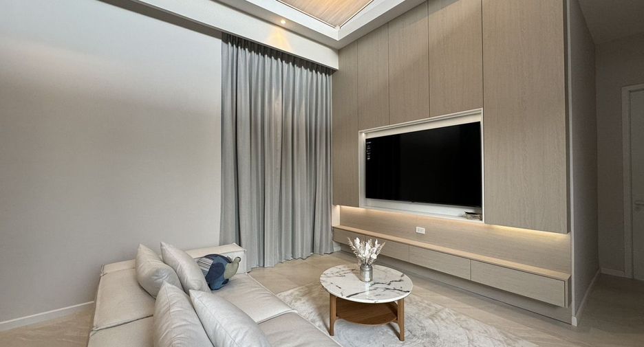 For rent 3 bedrooms villa in Mueang Phuket, Phuket