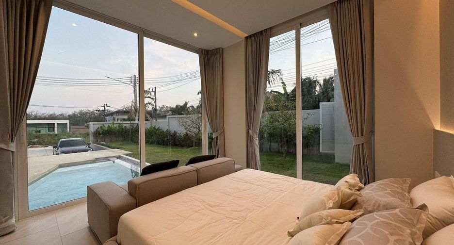 For rent 3 bedrooms villa in Mueang Phuket, Phuket