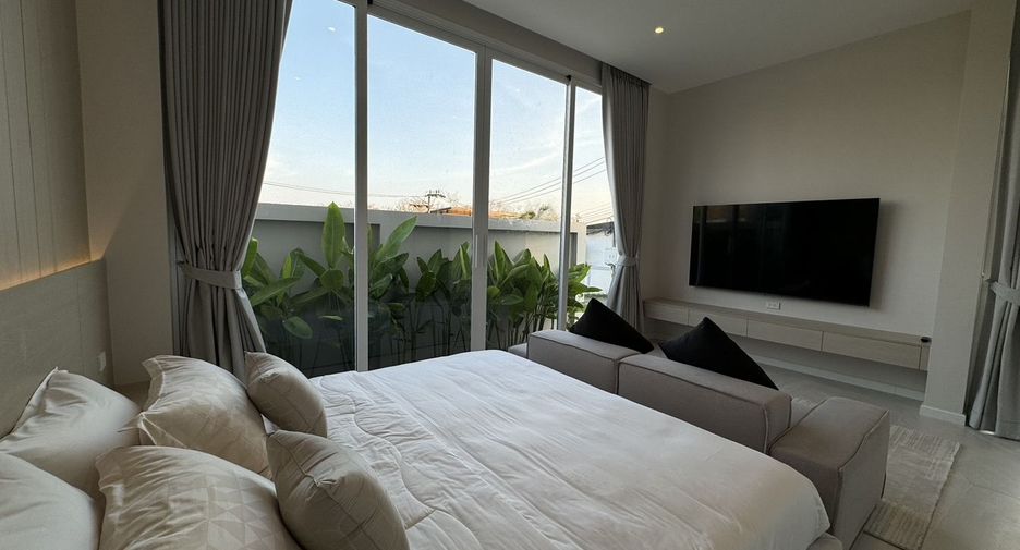 For rent 3 bedrooms villa in Mueang Phuket, Phuket