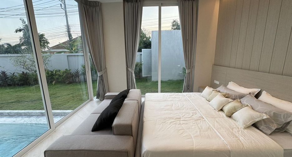 For rent 3 bedrooms villa in Mueang Phuket, Phuket