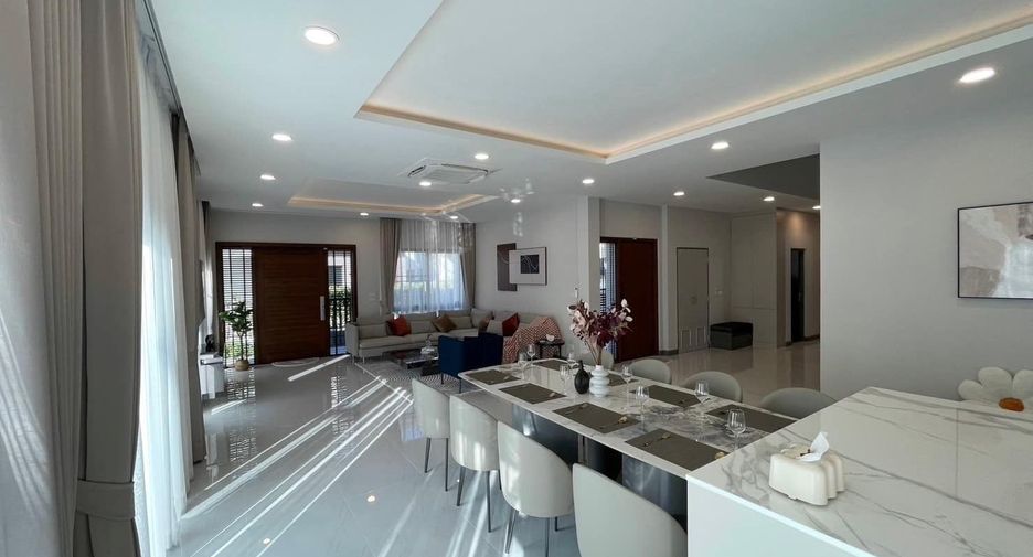Casa en venta y en alquiler de 5 habitaciones en Bang Phli, Samut Prakan