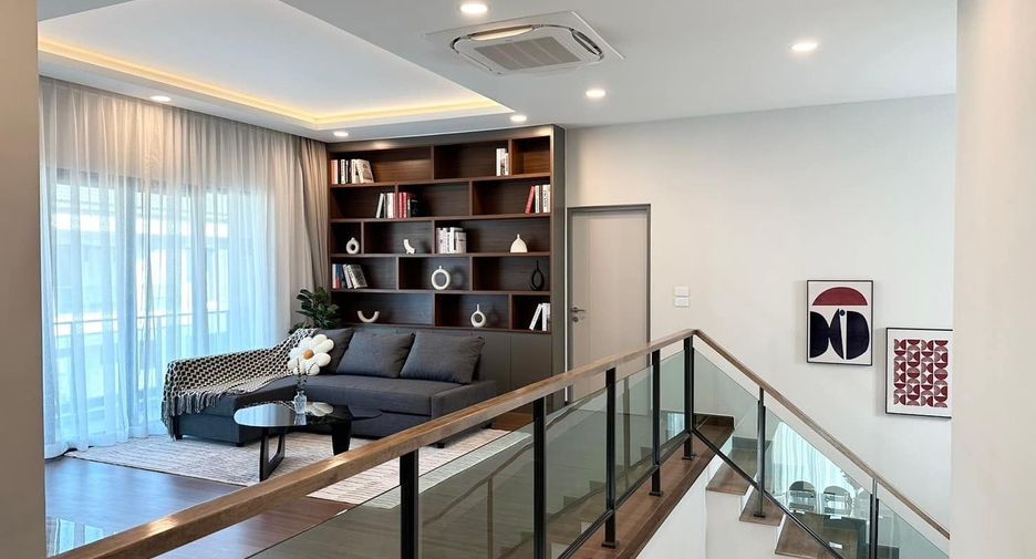 Casa en venta y en alquiler de 5 habitaciones en Bang Phli, Samut Prakan