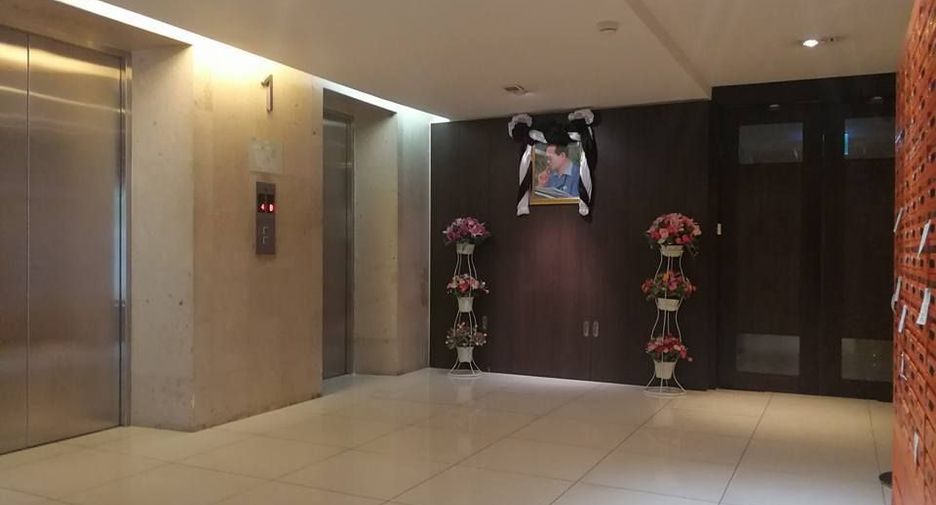 For sale 1 bed condo in Phaya Thai, Bangkok