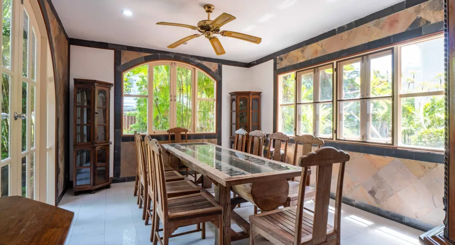 Haus zum Kauf mit 4 Zimmer in Mueang Phuket, Phuket
