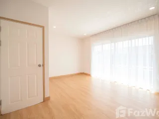 For sale 3 bedrooms townhouse in Sai Mai, Bangkok
