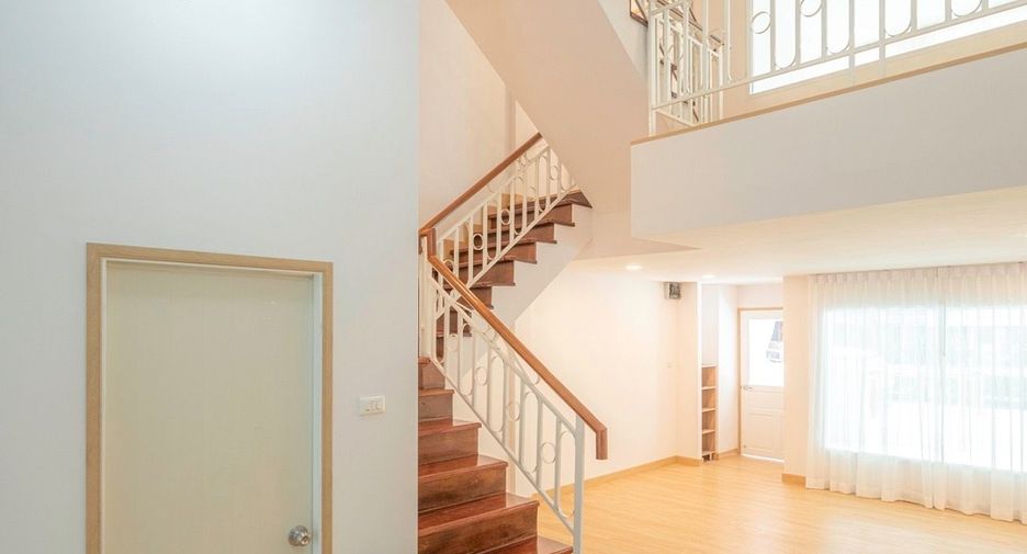 For sale 3 bedrooms townhouse in Sai Mai, Bangkok