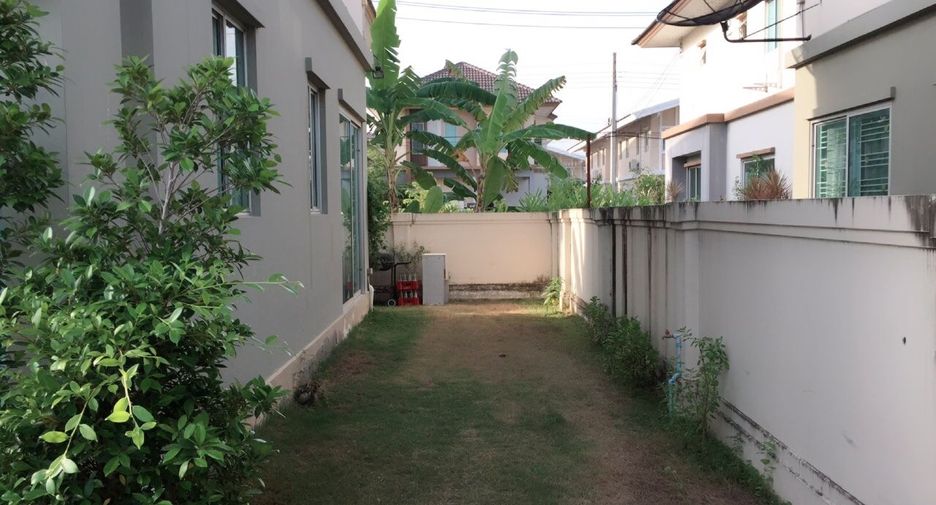 For sale 3 bedrooms house in Bang Phli, Samut Prakan