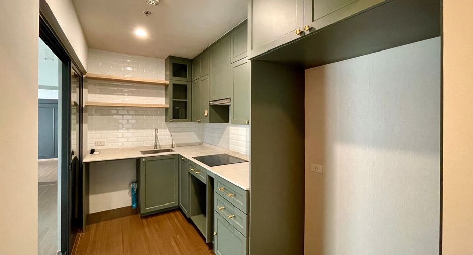 For sale 2 bedrooms condo in Phaya Thai, Bangkok
